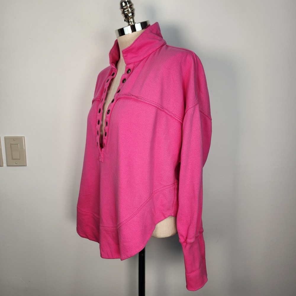 Pilcro Anthropologie V-Neck‎ Oversized Sweatshirt M Pink Grommet Accents - Picture 2 of 9